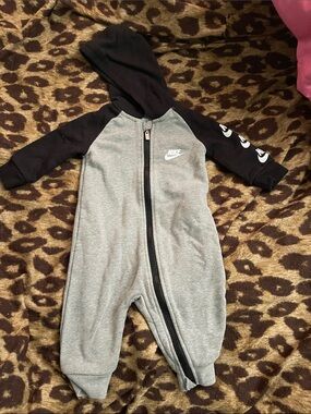 6m Nike